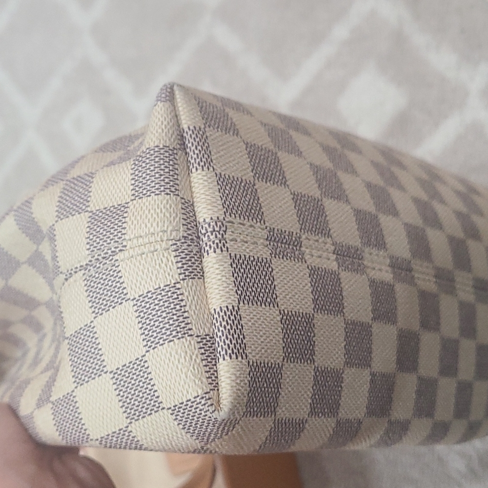 LV Graceful PM - Picture 9 of 16